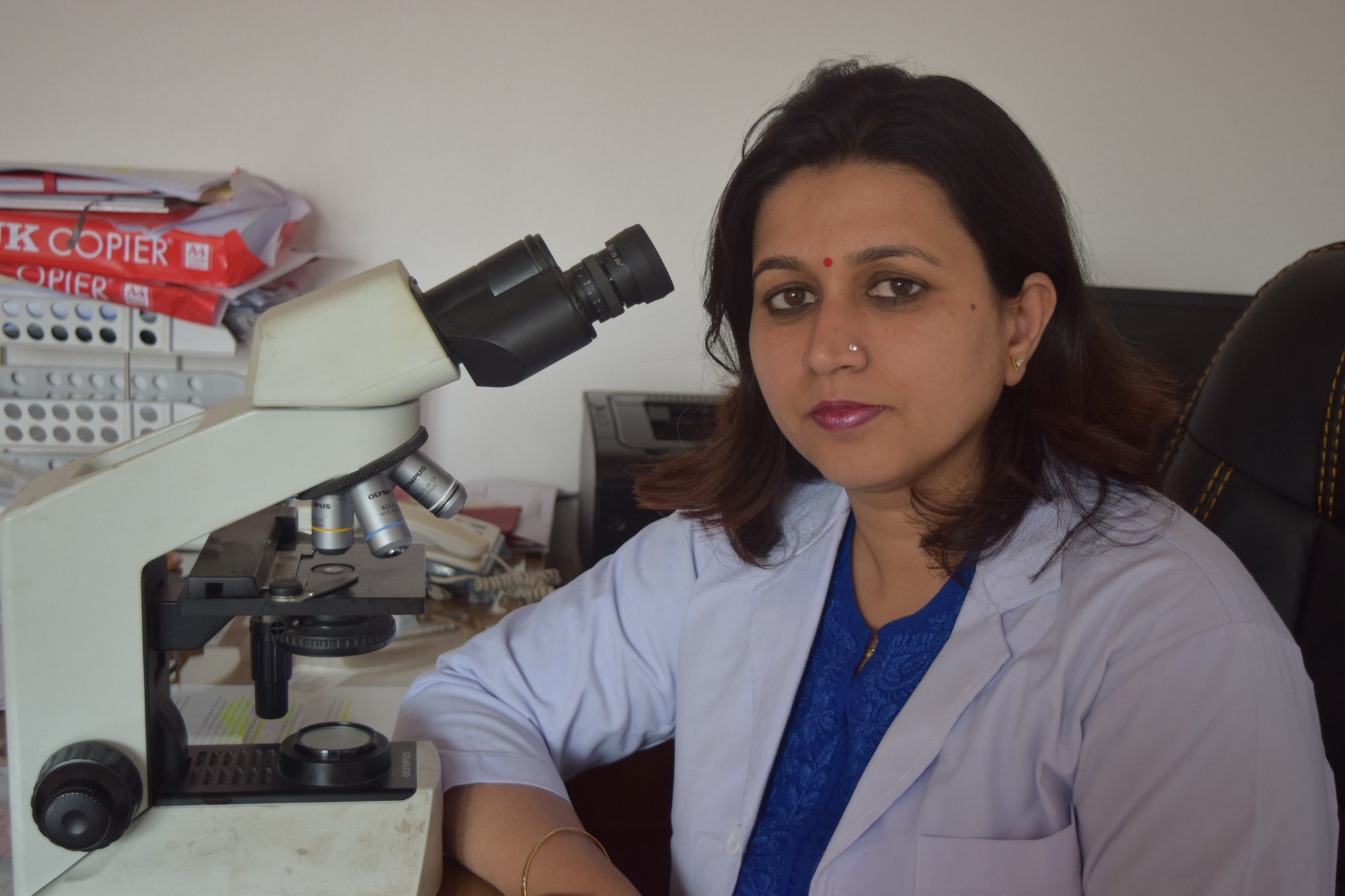 यी हुन् कोरोना बिरुद्द लडाईंमा ज्यानको बाजी राखेर नेपालमा खटिएकी महिला डाक्टर