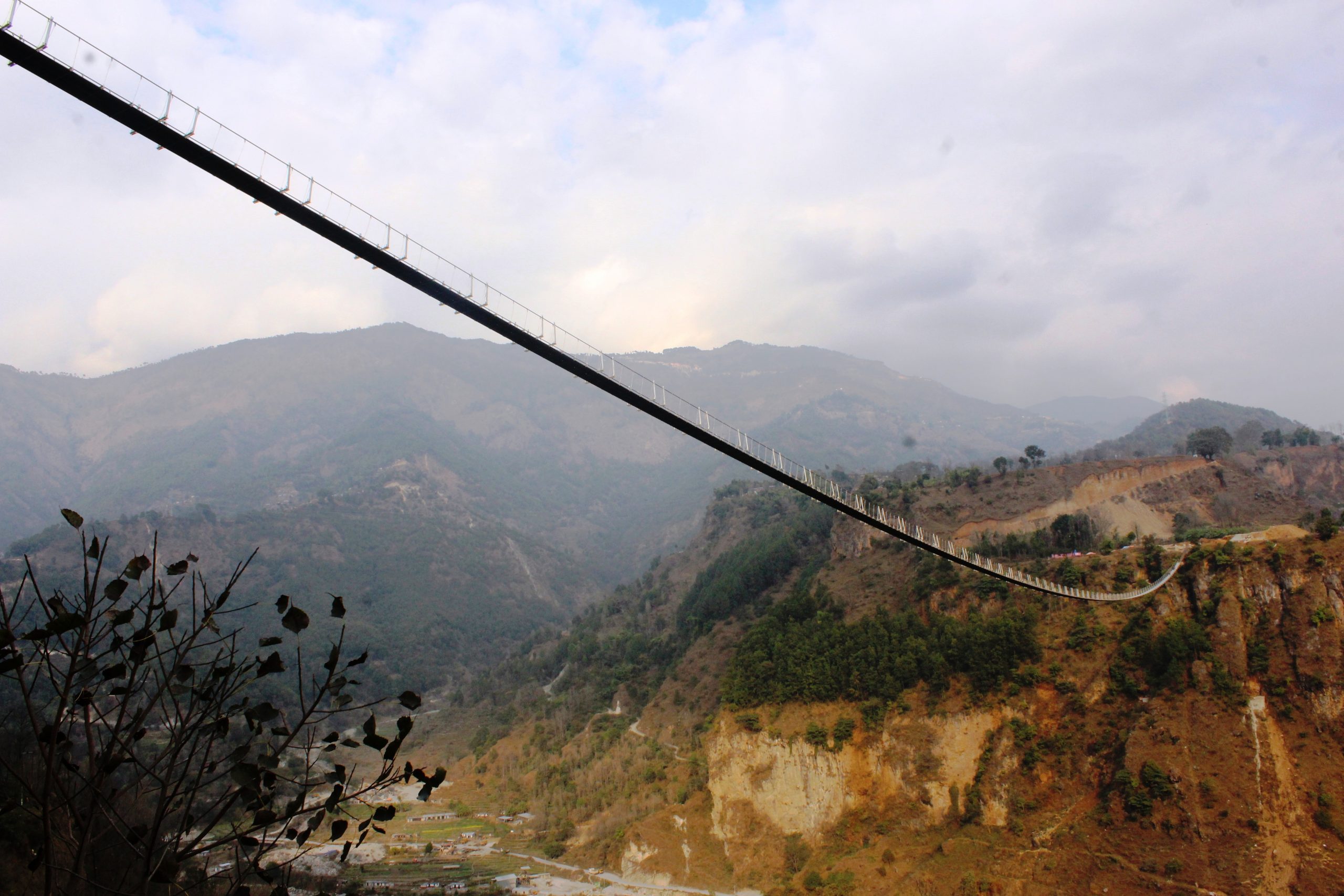 लकडाउनमै निर्माण सम्पन्न भयो बागलुङ र पर्वत जोड्ने नेपालकै लामो झोलुङ्गे पुल