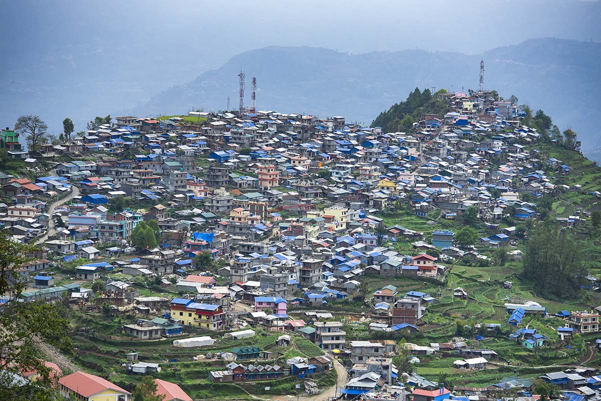 भूकम्पले तहसनहस पारेको गोरखाको बारपाकमा पहिराले ६९ घरपरिवार विस्थापित