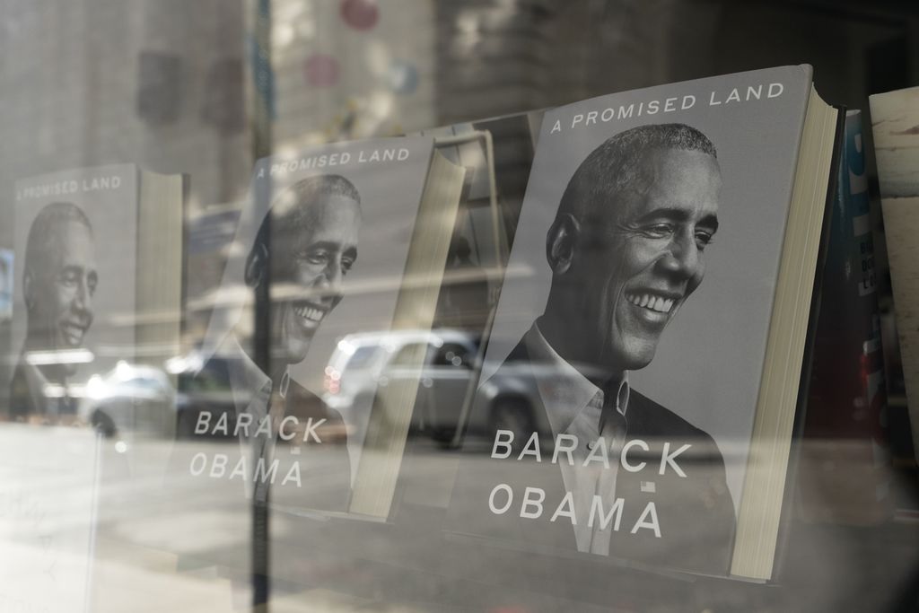 ओबामाको पुस्तक प्रकाशित भएको पहिलो दिनमै झन्डै ९ लाख प्रति बिक्यो