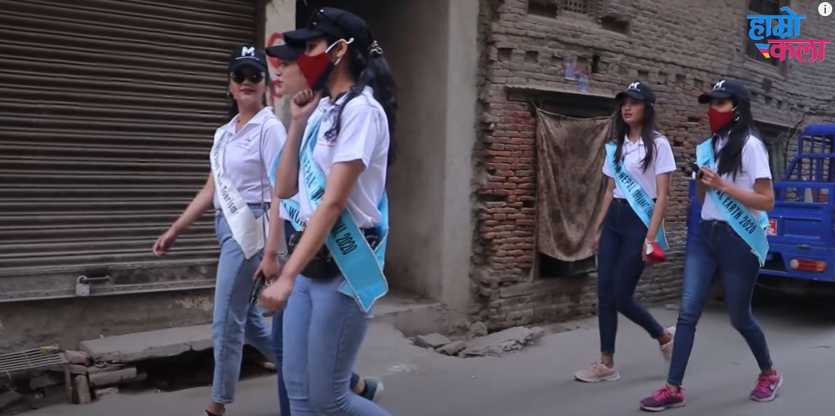जब मिस नेपालका पाँच सुन्दरीहरु बसन्तपुर आसपास घुम्दै गरेको भेटिए… (भिडियोसहित)
