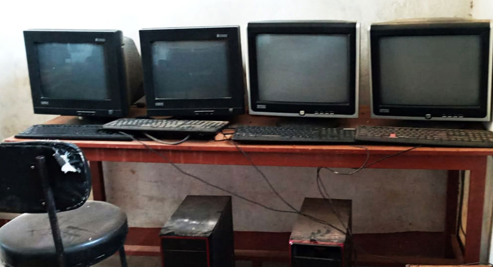 कम्प्युटर सिक्दै दुर्गमका विद्यार्थी