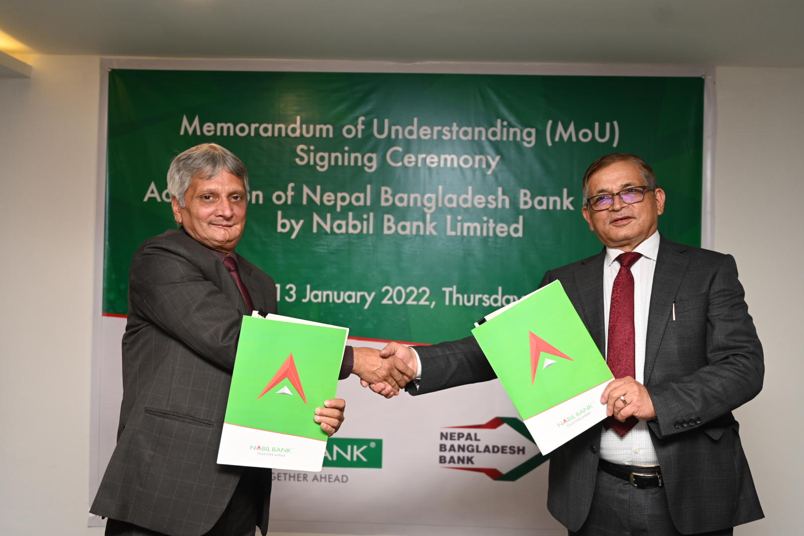 नबिल बैंक र नेपाल बङ्गलादेश बैंक बीच एक्विजिसन सम्बन्धी सम्झौता सम्पन्न