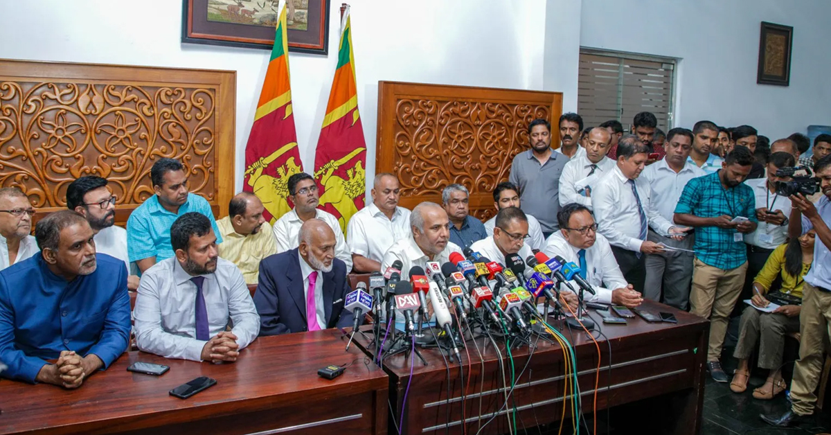 श्रीलंकाका सबै मन्त्रीले दिए सामूहिक राजीनामा