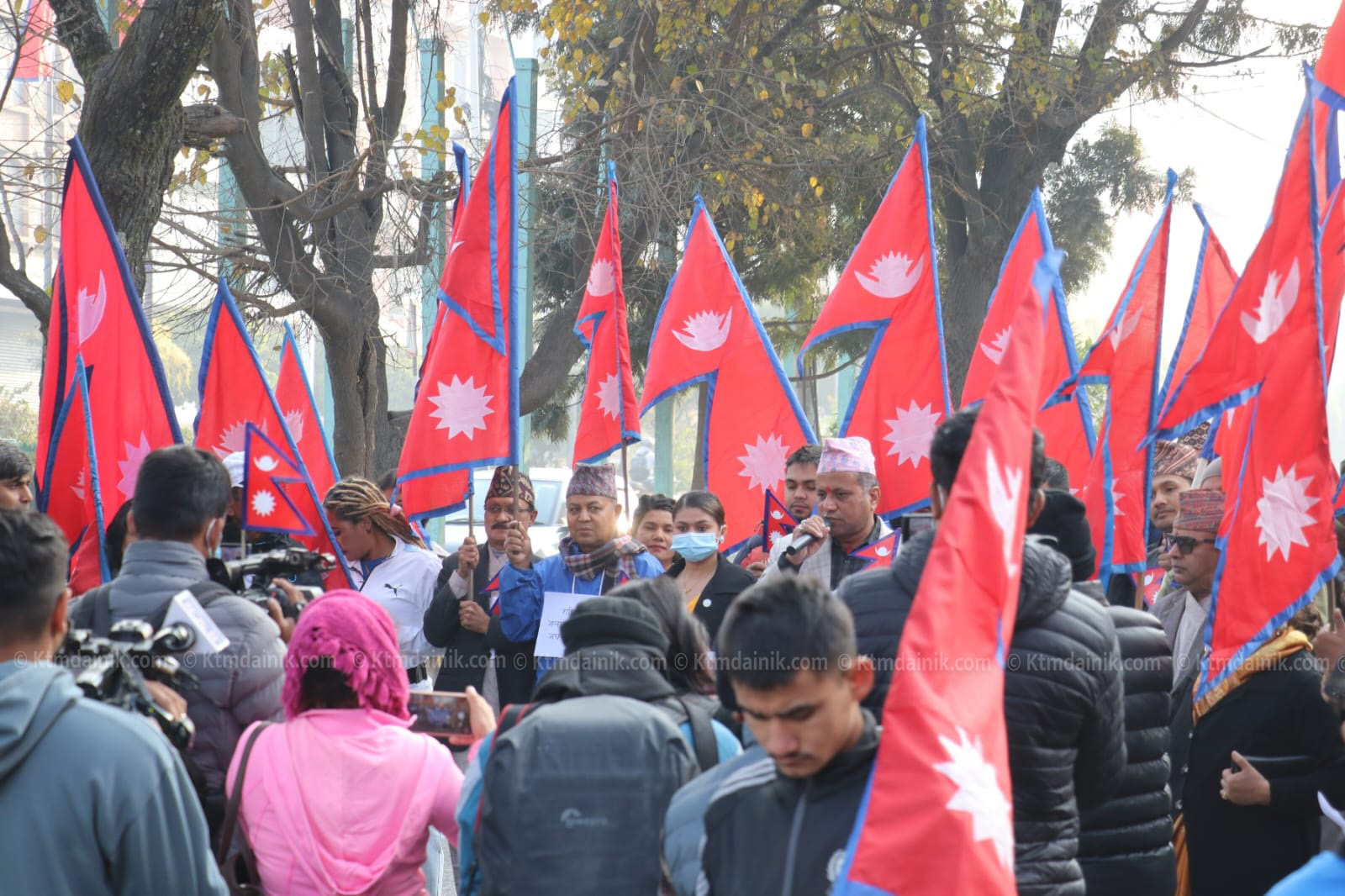 पाँचौं राष्ट्रिय झण्डा दिवस : काठमाडौंमा निकालियो र्‍याली (फोटो फिचर)