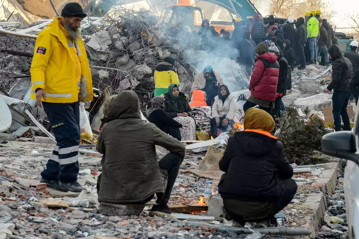 टर्की र सिरियाका दशौँ लाख भूकम्पपीडित सहयोगको प्रतीक्षामा