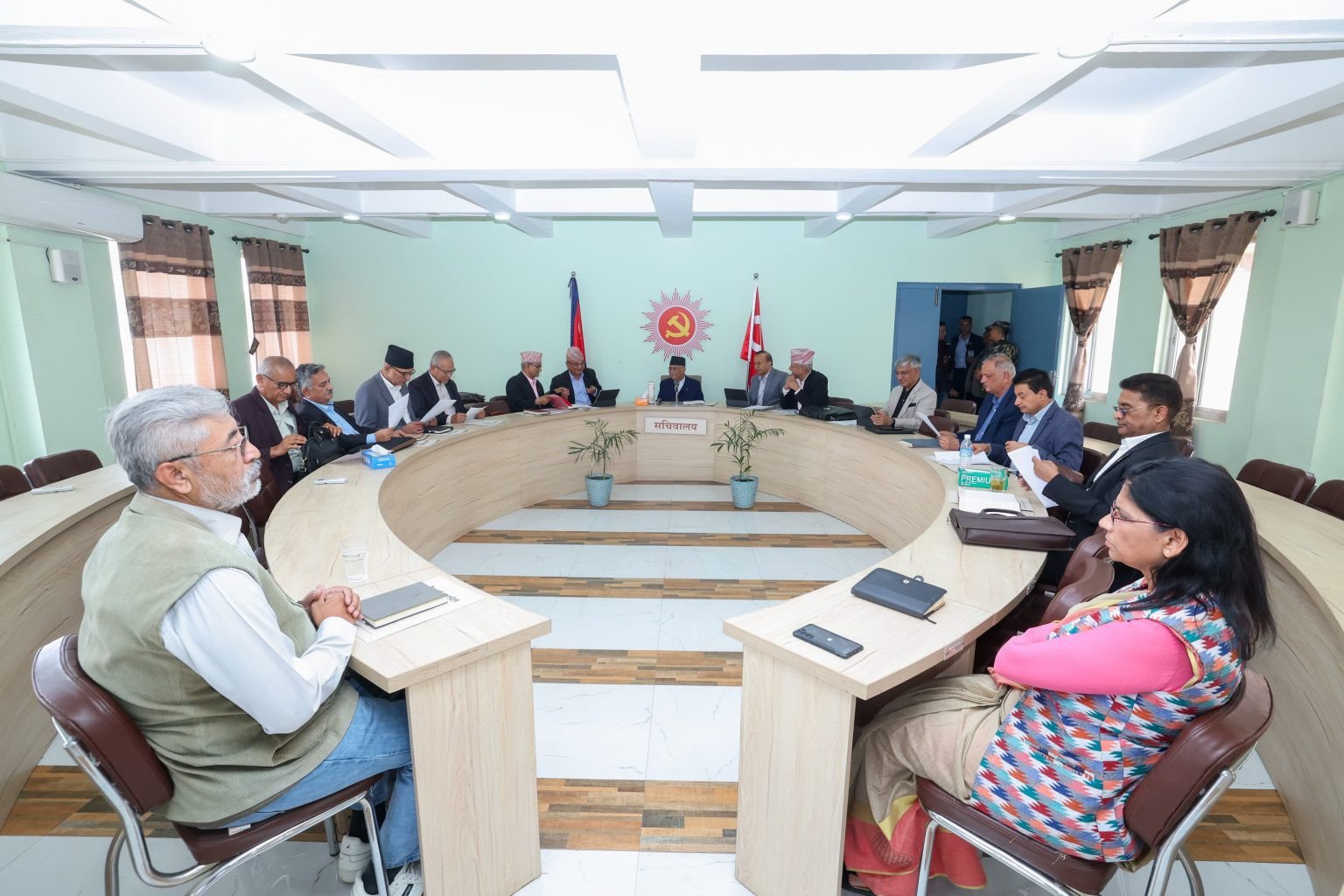 एमाले सचिवालय बैठक बस्दै