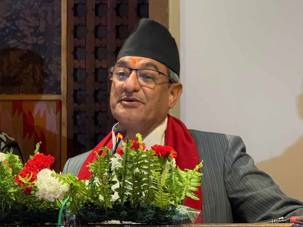 गृहमन्त्री लेखकले भने-‘सेवाग्राही जनताको काममा ढिलाइ गर्ने छुट कर्मचारीलाई छैन’