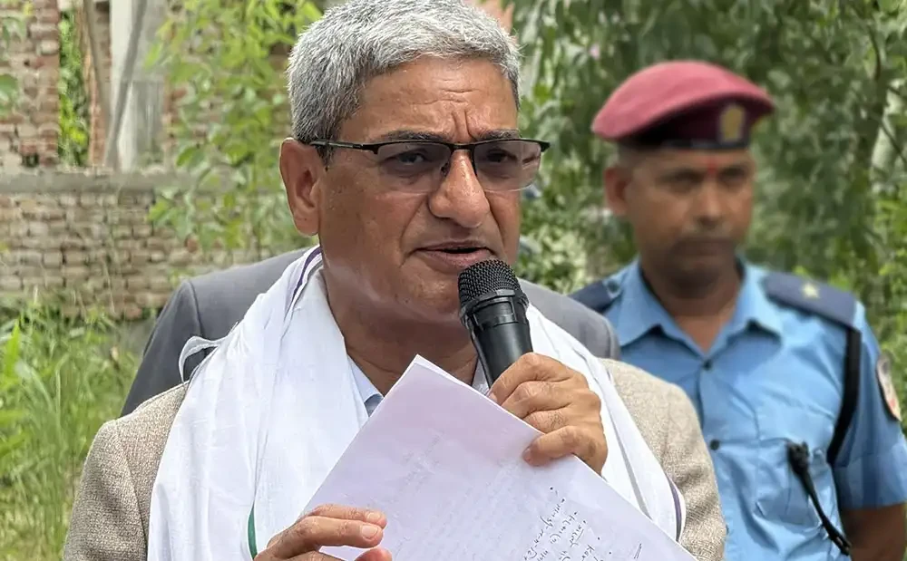 गृहमन्त्री लेखकले भने- म आएदेखि गलत भएको रहेछ भने राजनीतिमा देखा पर्दिनँ