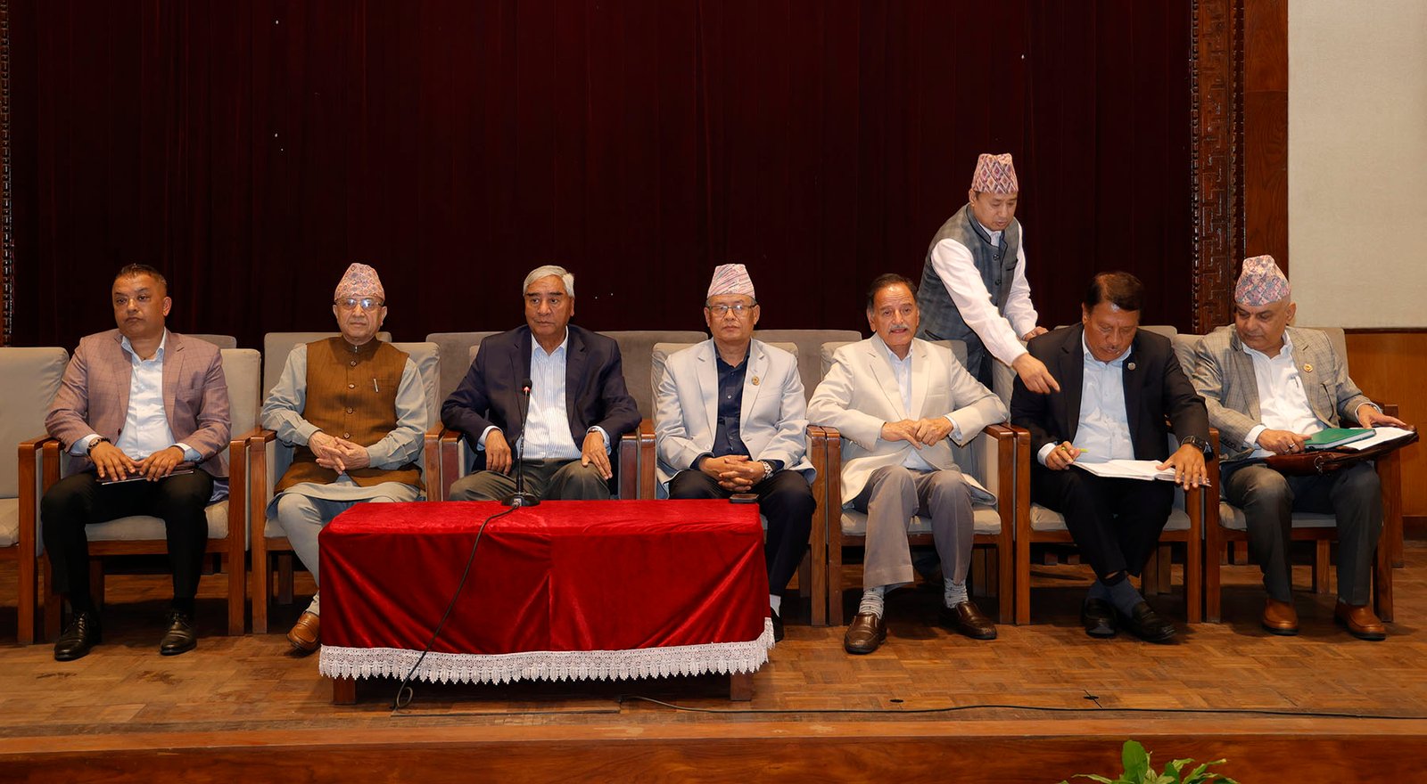 कांग्रेसले भन्यो– भिजिट भिसा प्रकरणमा गृहमन्त्री लेखक निर्दोष
