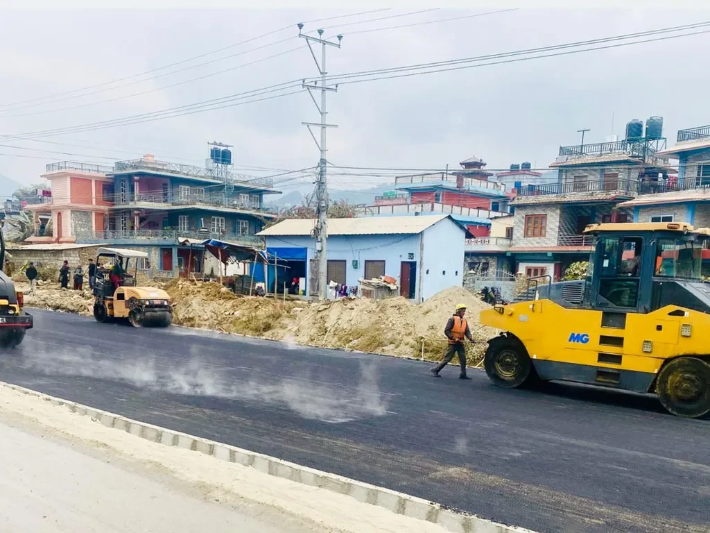 ‘ट्रयाक’ खुलेको २२ वर्षपछि मजुवा-नेपाने सडक कालोपत्र