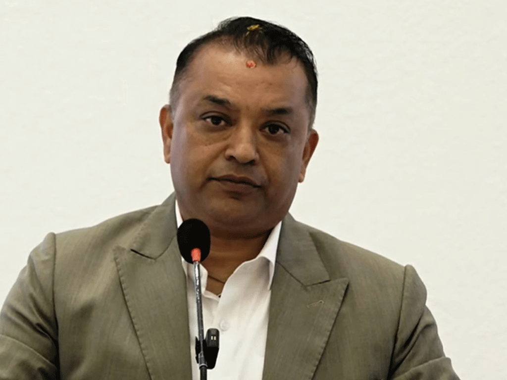 सरकारले संविधान संशोधनको मुख्य वाचा बिर्सिएको गगन थापाको टिप्पणी