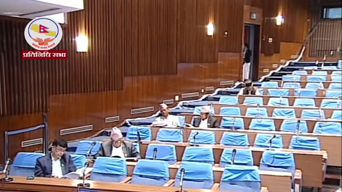 संसद्‌मा बजेटमाथिको छलफल जारी रहदा अधिकांश कुर्सी खाली