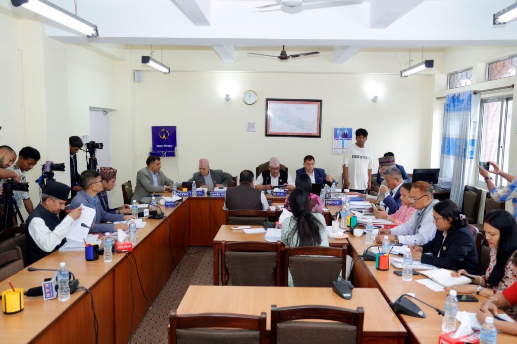निजी विद्यालयलाई कम्पनी वा गुठीमा सञ्चालन गर्न दिने प्रस्ताव पारित