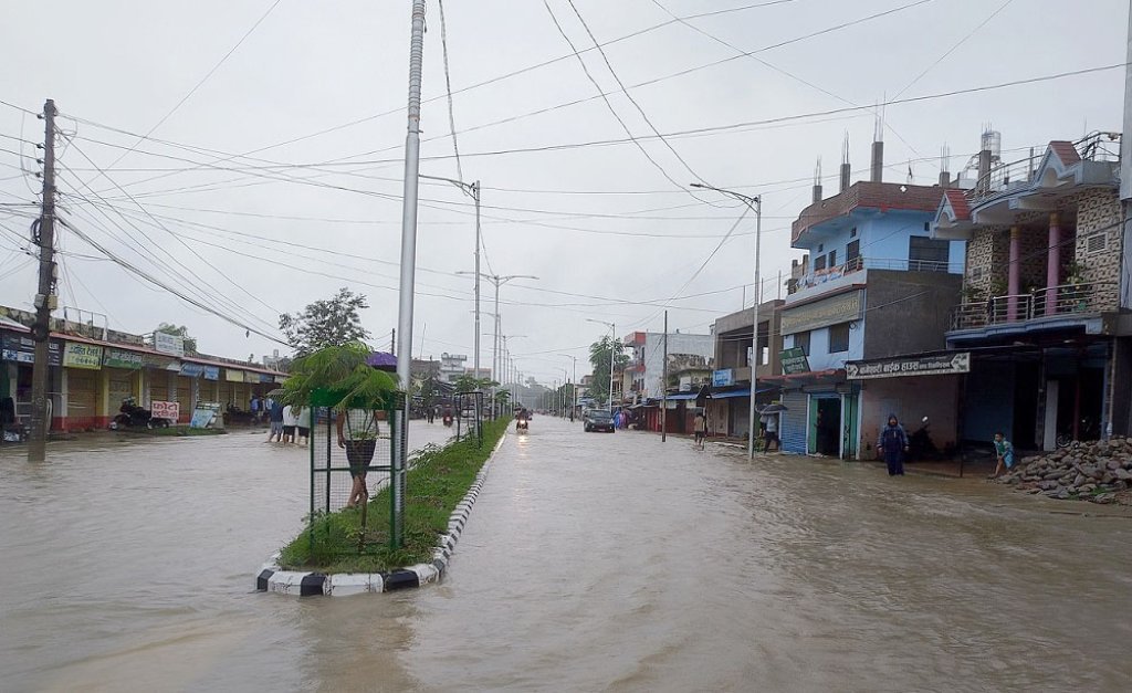 धनगढीमा अविरल वर्षा : दुई हजार घरमा पानी पस्यो, आठ जनाको उद्धार