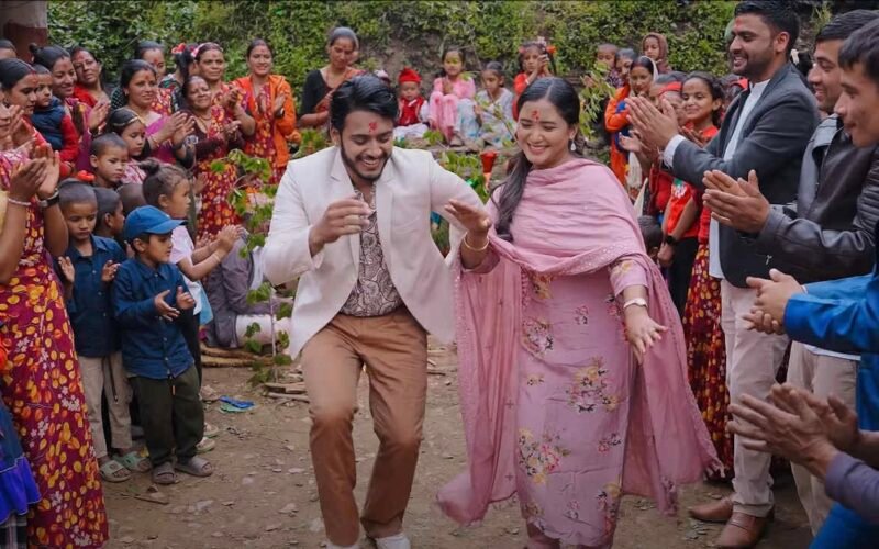 ‘तारा जुनैले’ मा गुञ्जियो ईश्वर र रितुको आवाज