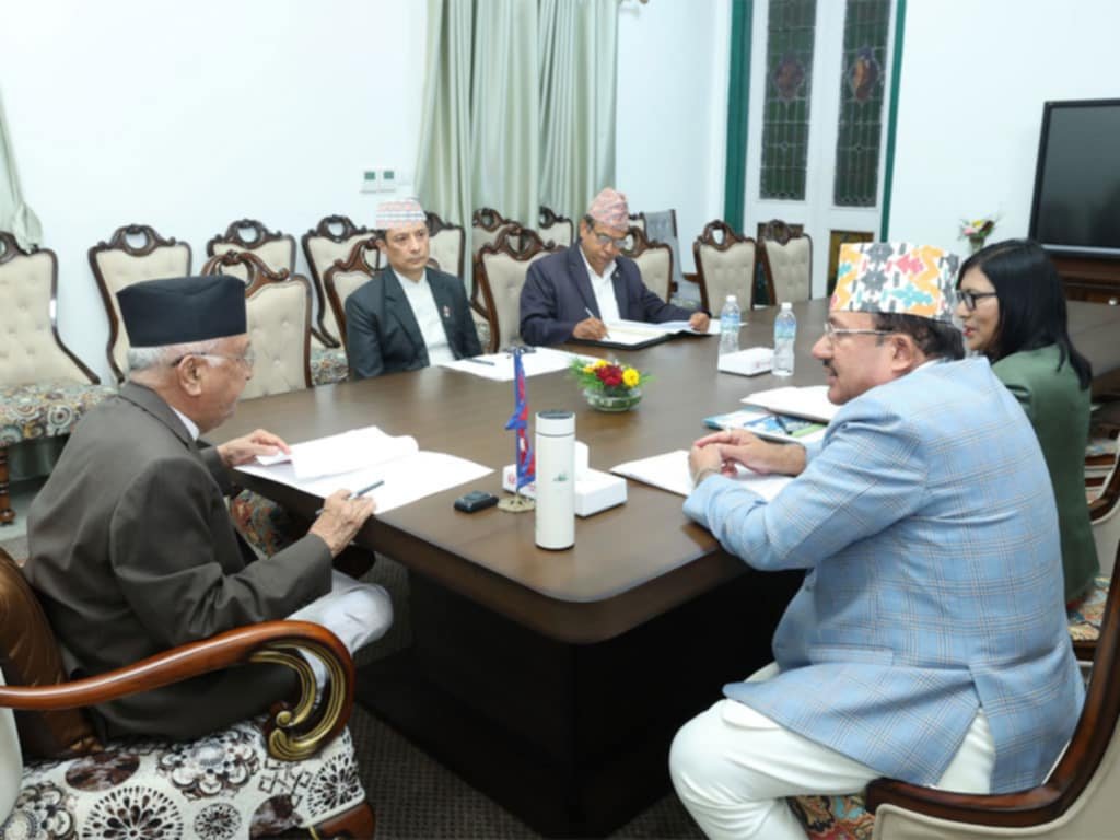 प्रधानमन्त्रीसँग उपनिर्वाचनबारे आयोगको परामर्श, यी स्थानमा हुँदैछ