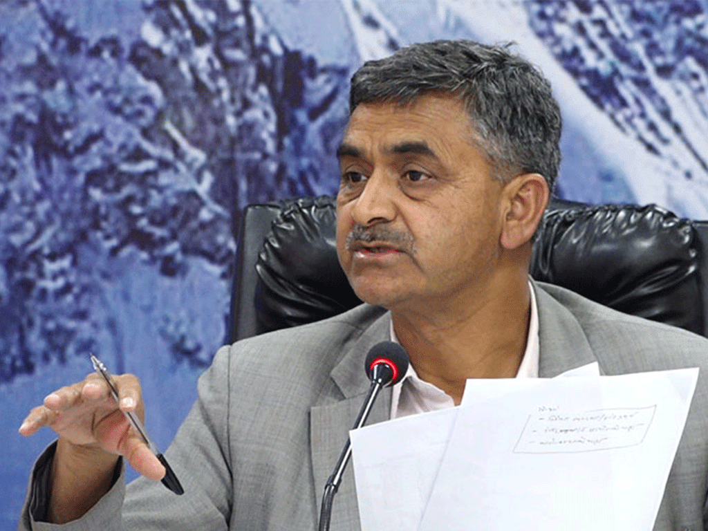 त्रिवि क्रिकेट मैदान अवलोकन गर्दै संसदीय समिति