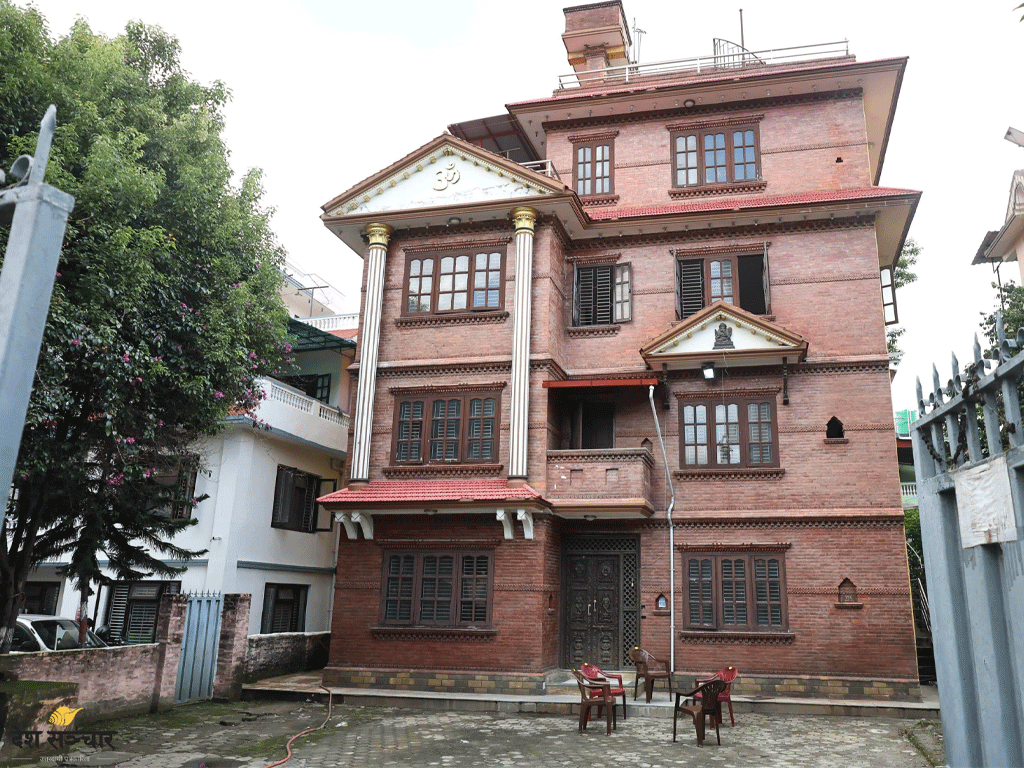 पूर्व राष्ट्रपति भण्डारीले ‘सम्पर्क कार्यालय’ उद्घाटन गर्दै