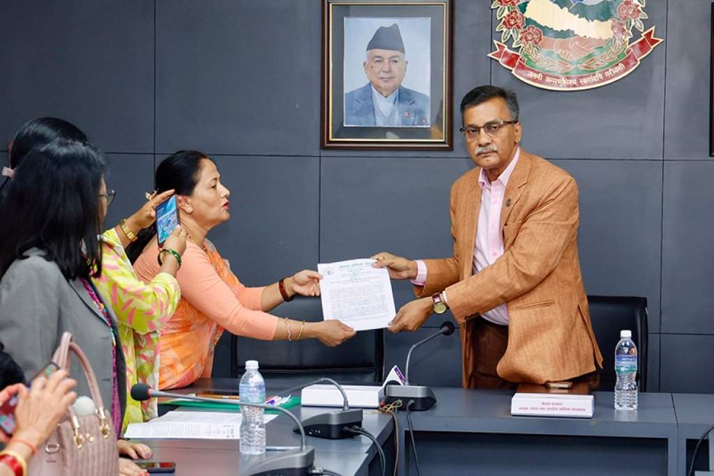 बहुविवाहलाई छुट दिने कानुन रोक्न महिला संघको आग्रह