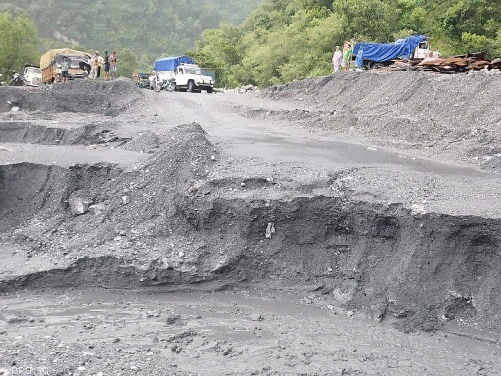 गुल्मीको रिडी-वामीटक्सार सडक अवरुद्ध