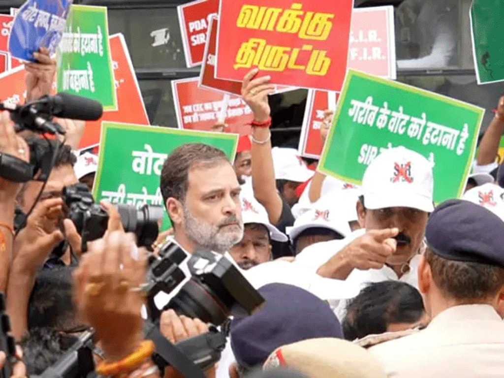 भारतमा विपक्षी दलका नेता राहुल गान्धी पक्राउ