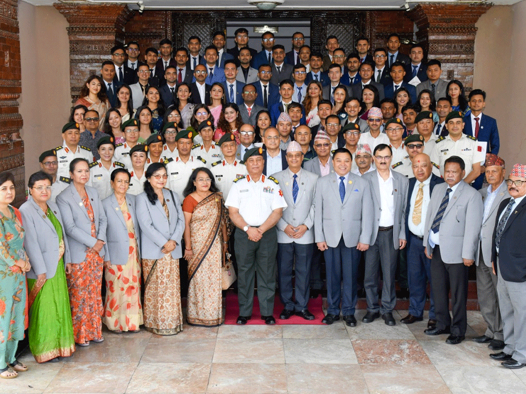 इन्टर्नसीप पूरा गरेका ६० चिकित्सकलाई प्रमाणपत्र वितरण