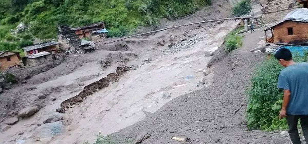 बाजुरामा बाढीले ११ घर बगायो, नौं वटामा क्षति
