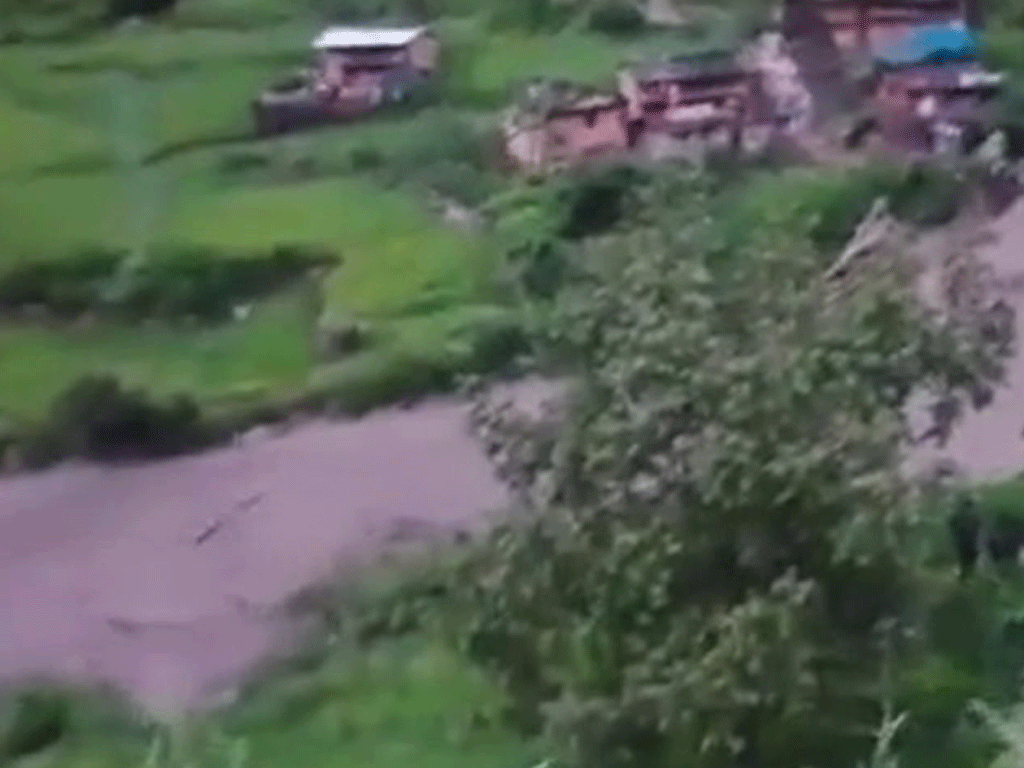 विच्छ्याको बाढीले बस्ती जोखिममा