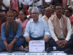 माधव नेपाल पनि माइतीघरमा उखु किसानसँगै धर्नामा बसे