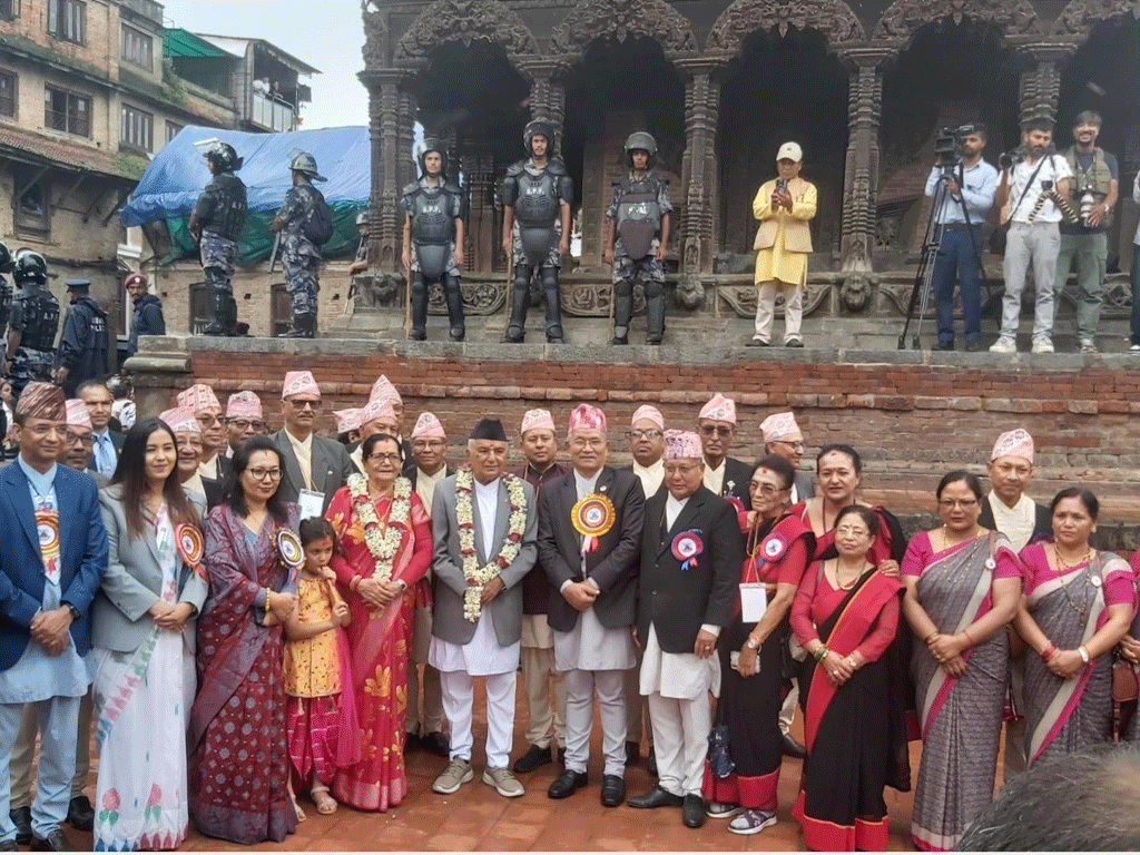 राष्ट्रपति रामचन्द्र पौडेलद्वारा पाटनस्थित कृष्ण मन्दिरमा पूजाआरधना