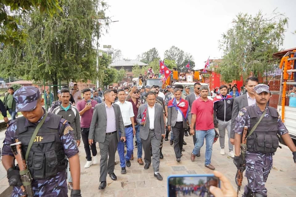 जेन जेड आन्दोलनमा ज्यान गुमाएकाहरूको शवयात्रामा ऊर्जा मन्त्री घिसिङ र गृहमन्त्री अर्याल सहभागी