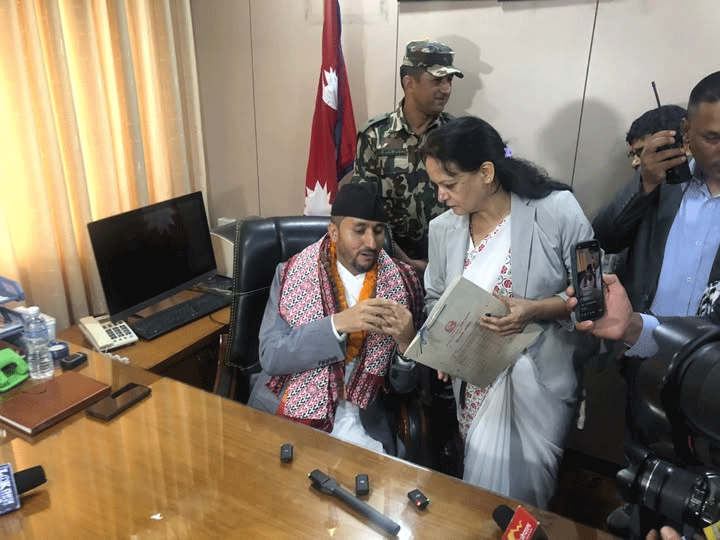 नवनियुक्त सञ्चार मन्त्री जगदीश खरेलले गरे पदभार ग्रहण