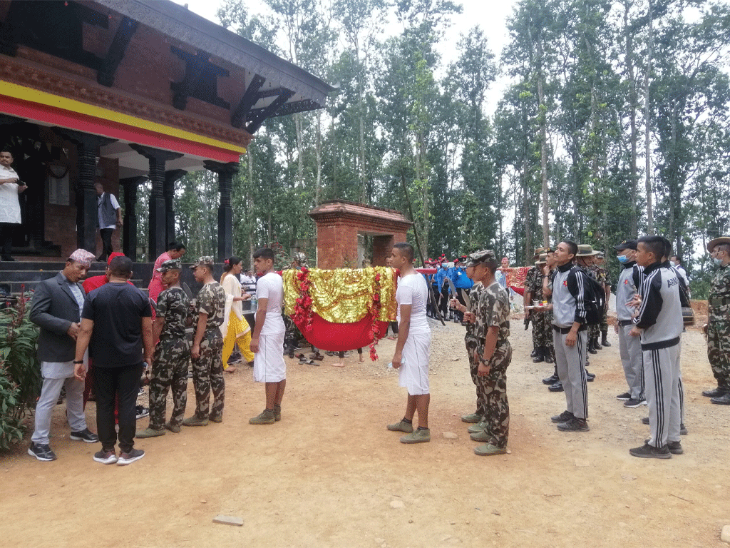 तनहुँ कालिका मन्दिरमा भित्र्याइयो फूलपाती