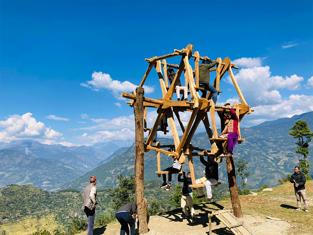 चर्खेपिङ संरक्षण गर्दै गाउँले