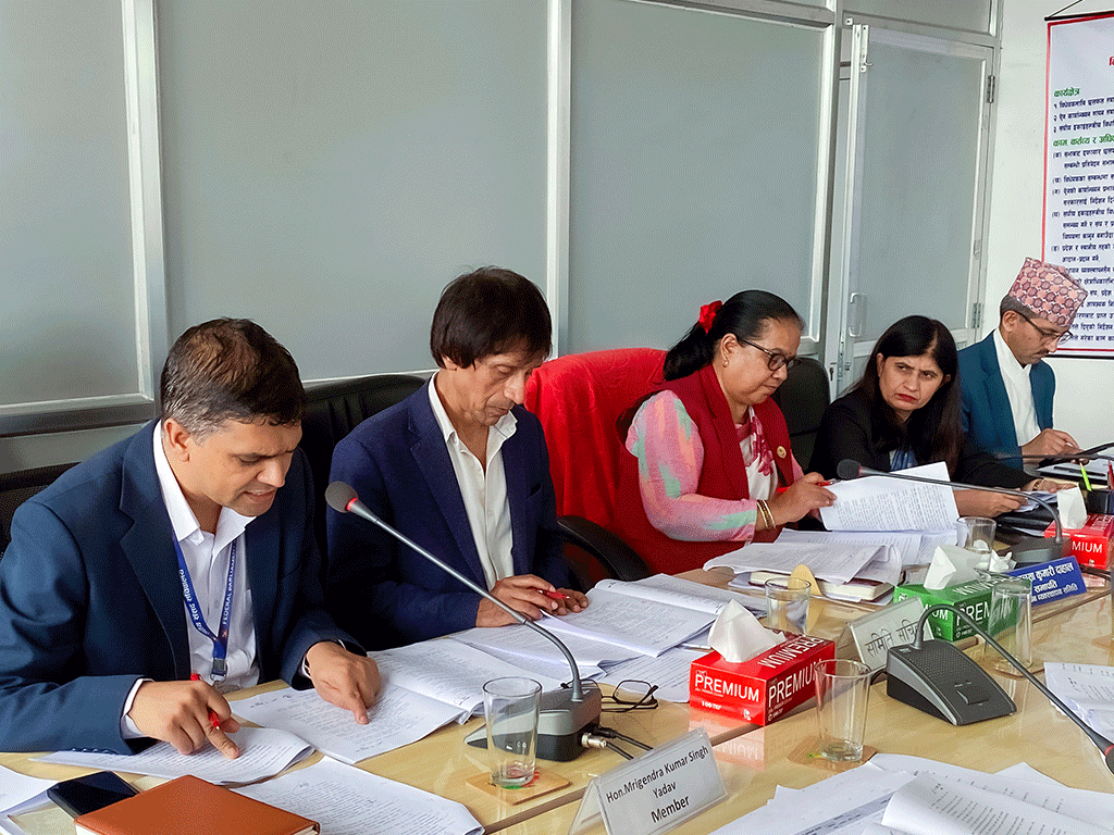 निजामती कर्मचारीले कार्यालय समय बाहिर लोकसेवा तयारी कक्षा पढाउन पाउने