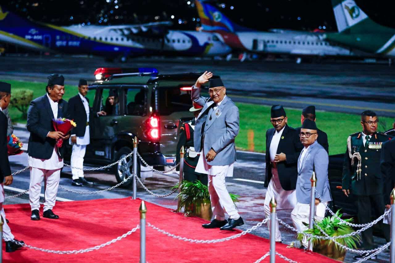 चीन भ्रमण सकेर स्वदेश फर्किए प्रधानमन्त्री ओली