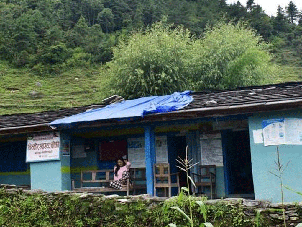 स्वास्थ्य चौकीको भवन जीर्ण हुँदा सेवा प्रभावित