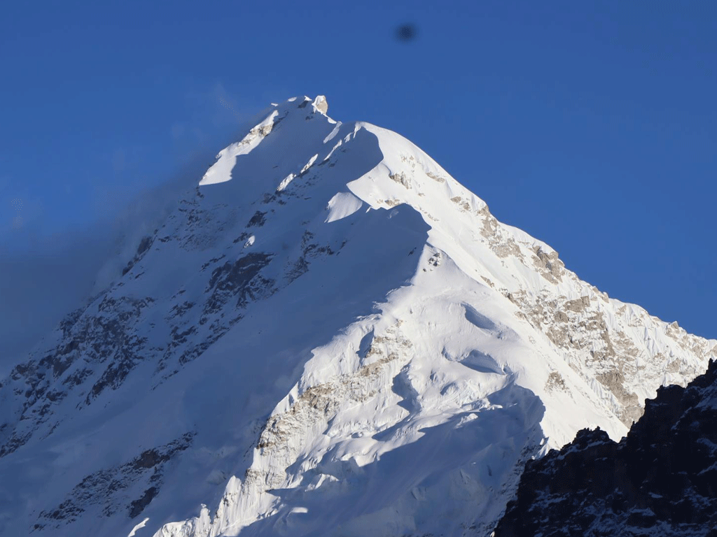 ३०० विदेशी पर्यटकद्वारा कञ्चनजंघा हिमाल क्षेत्र भ्रमण