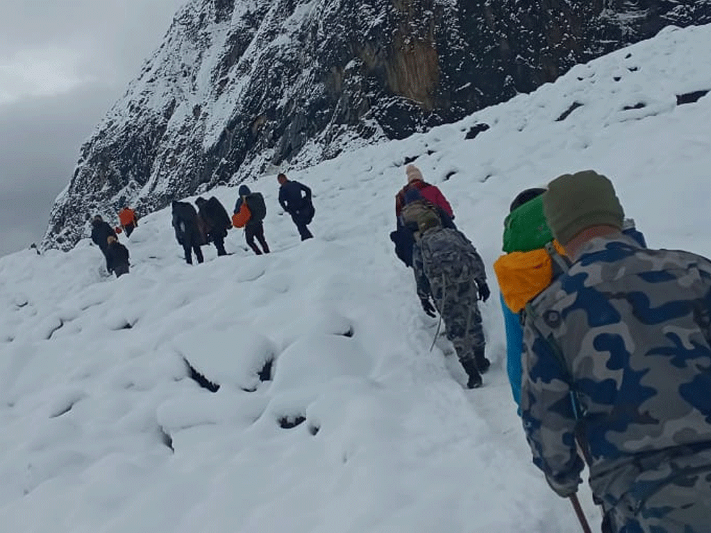 सशस्त्रद्वारा अन्नपूर्ण बेस क्याम्पबाट १६२ जना पर्यटकको उद्धार