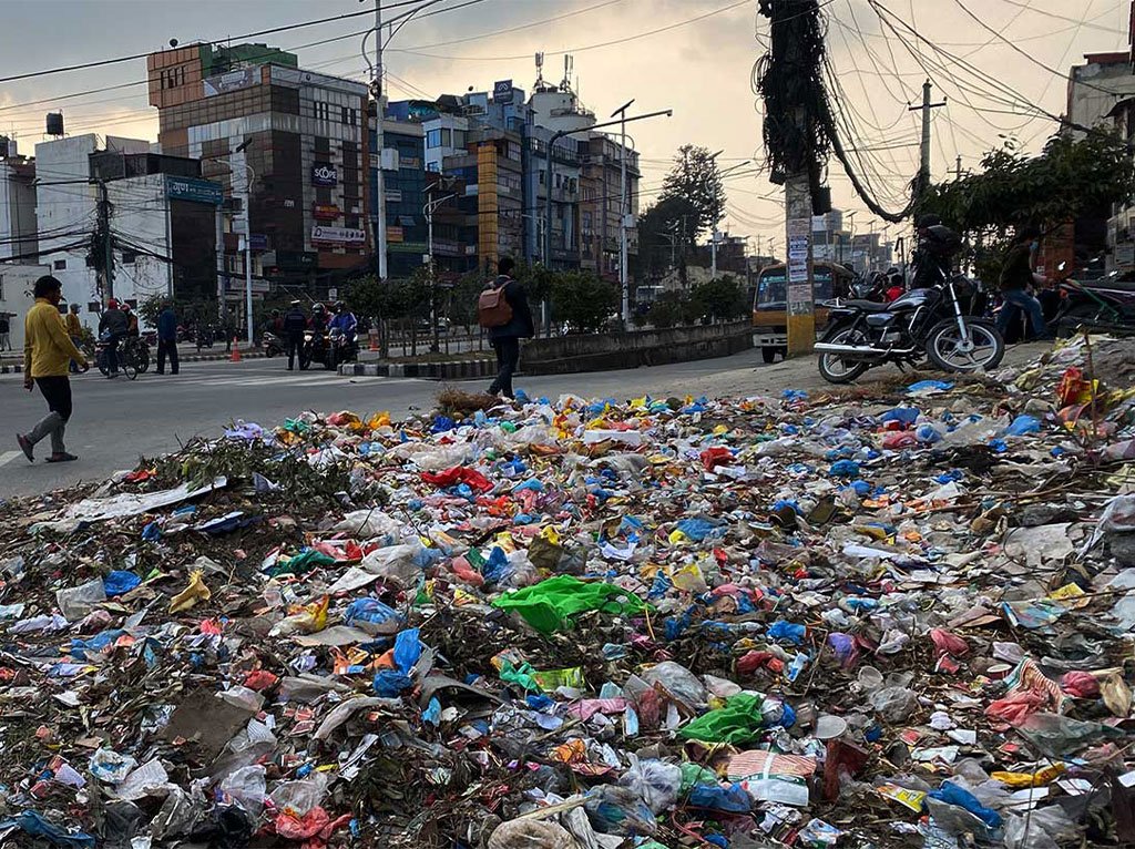 फोहोर विसर्जनको अवरोध खोल्न सहरी विकास मन्त्रालयमा छलफल हुँदै