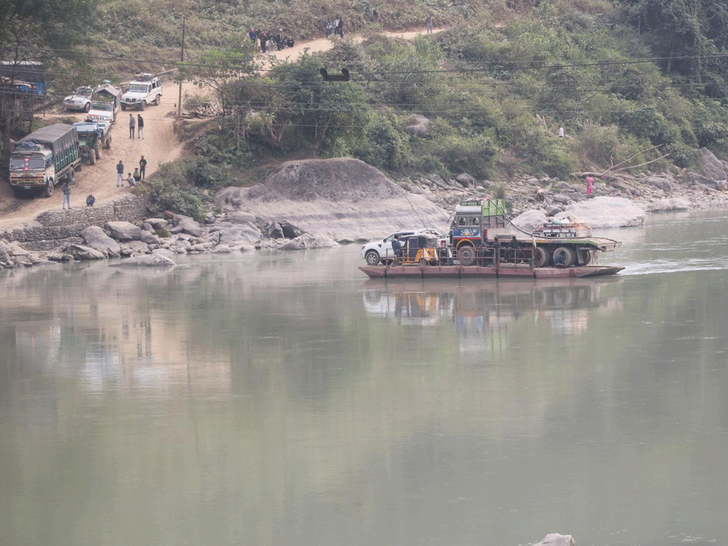 अरुण नदीको सतिघाटमा फेरी पुन:सञ्चालन