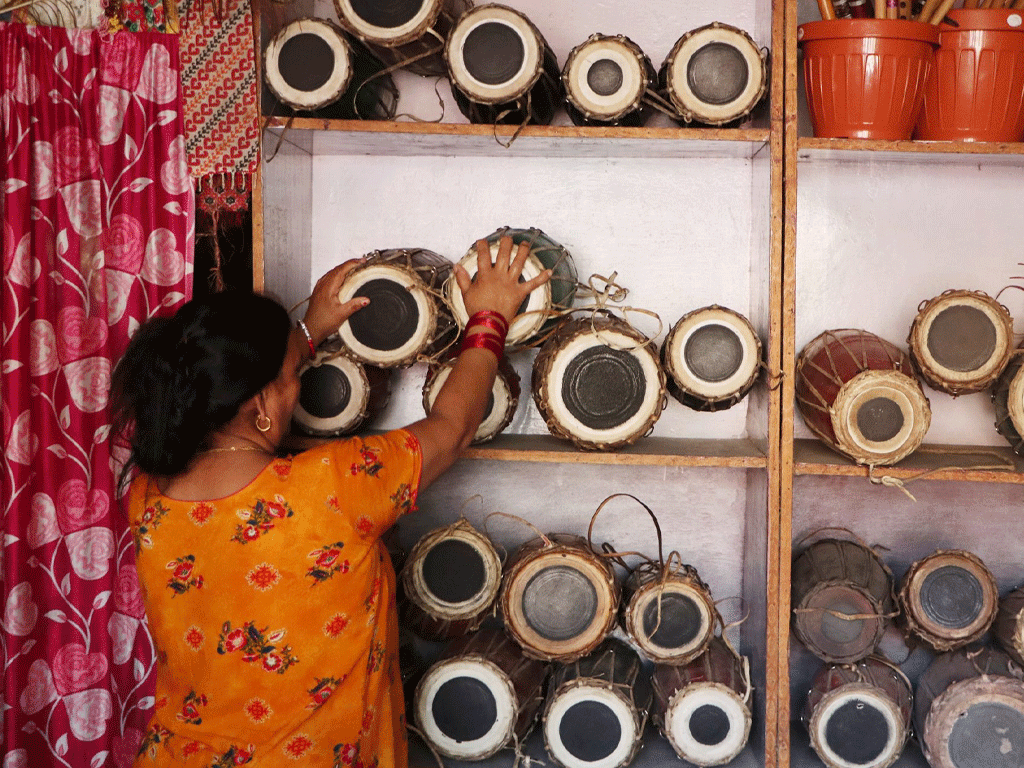 मादल बिक्री नभएपछि व्यवसायी निराश