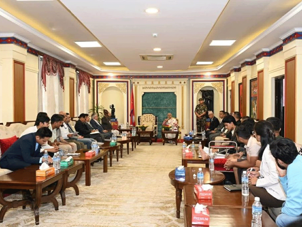 जेनजी आन्दोलनका घाइतेको उपचारमा कमी हुन नदिन प्रधानमन्त्रीको निर्देशन