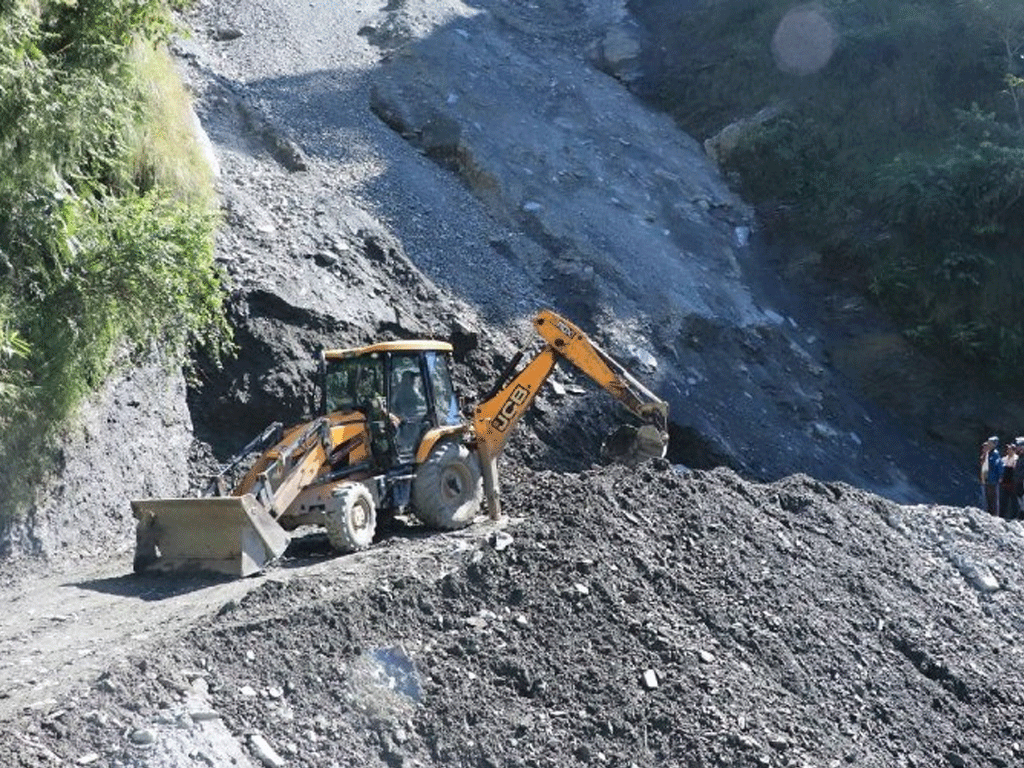 बेनी-दरवाङ सडक तीन दिनपछि सञ्चालन