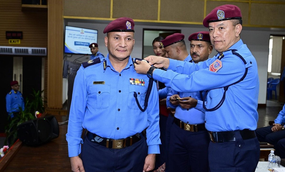 नेपाल प्रहरीका पाँच प्रहरी नायब महानिरीक्षकलाई दर्ज्यानी चिह्न प्रदान