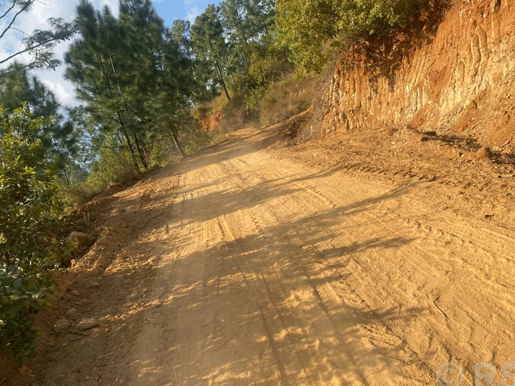 म्याङलुङ-तमोर लुबुघाट सडकखण्ड स्तरोन्नति गरिँदै