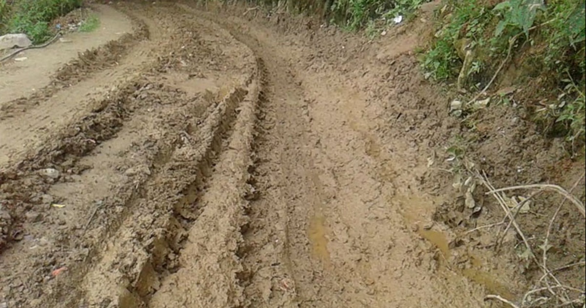 विकट गाउँमा सडक नपुग्दा सास्ती