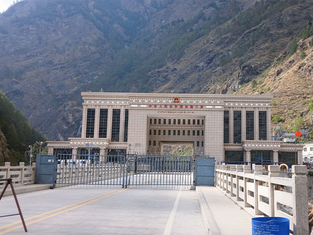 रसुवागढी नाकाको मितेरी पुलबाट आवतजावत सुरु