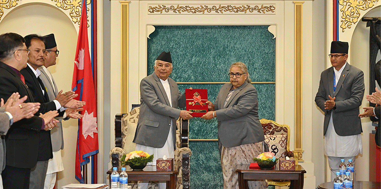 निर्वाचनको मिति फागुन २१ बाट दायाँबायाँ नहुने गरी ध्यान केन्द्रित गर्न सरकारलाई राष्ट्रपतिको सुझाव